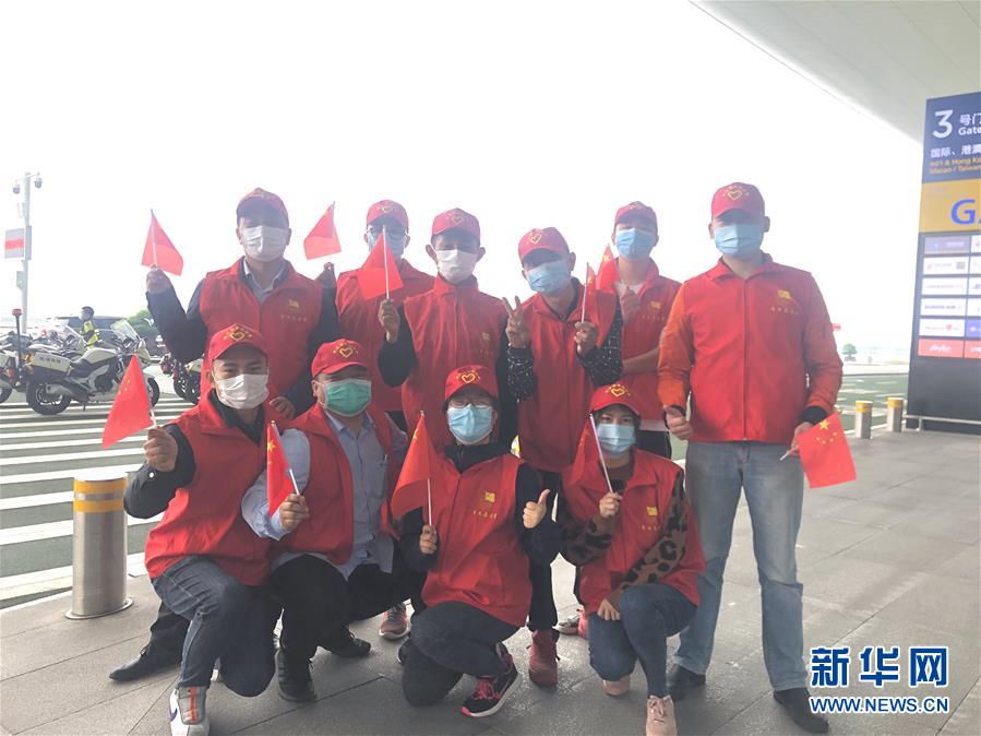 （新華全媒頭條&middot;習近平致敬的戰(zhàn)&ldquo;疫&rdquo;英雄&middot;武漢人民篇&middot;圖文互動）（10）壯哉，大武漢&mdash;&mdash;獻給英雄的武漢人民