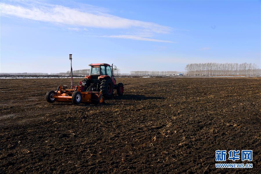 （在習(xí)近平新時(shí)代中國(guó)特色社會(huì)主義思想指引下&mdash;&mdash;新時(shí)代新作為新篇章&middot;習(xí)近平總書(shū)記關(guān)切事&middot;圖文互動(dòng)）（4）希望的田野，希望的春天&mdash;&mdash;各地農(nóng)業(yè)生產(chǎn)新動(dòng)態(tài)掃描