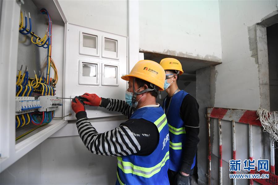 （新華全媒頭條&middot;圖文互動）（5）88級臺階，終于不再是座&ldquo;山&rdquo;？&mdash;&mdash;北京老舊小區(qū)加裝電梯現(xiàn)狀調(diào)查