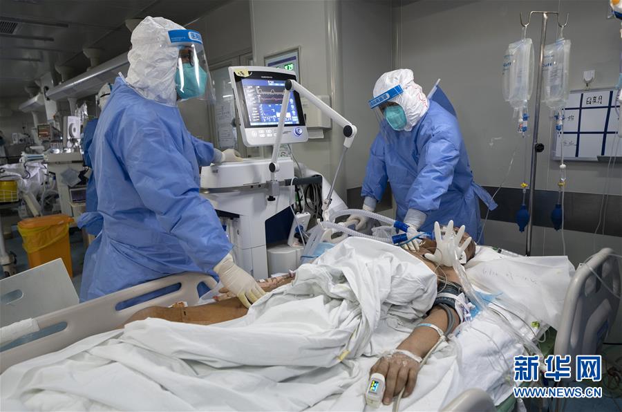 （新華全媒頭條&middot;圖文互動）（8）生命至上，人民至上&mdash;&mdash;武漢戰(zhàn)&ldquo;疫&rdquo;重癥患者救治工作紀實