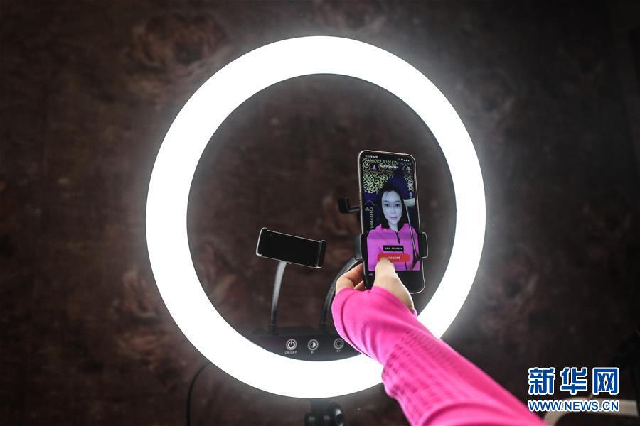 （在習(xí)近平新時(shí)代中國特色社會主義思想指引下&mdash;&mdash;新時(shí)代新作為新篇章&middot;習(xí)近平總書記關(guān)切事&middot;圖文互動(dòng)）（3）打開生活的正確方式：更衛(wèi)生、更健康！