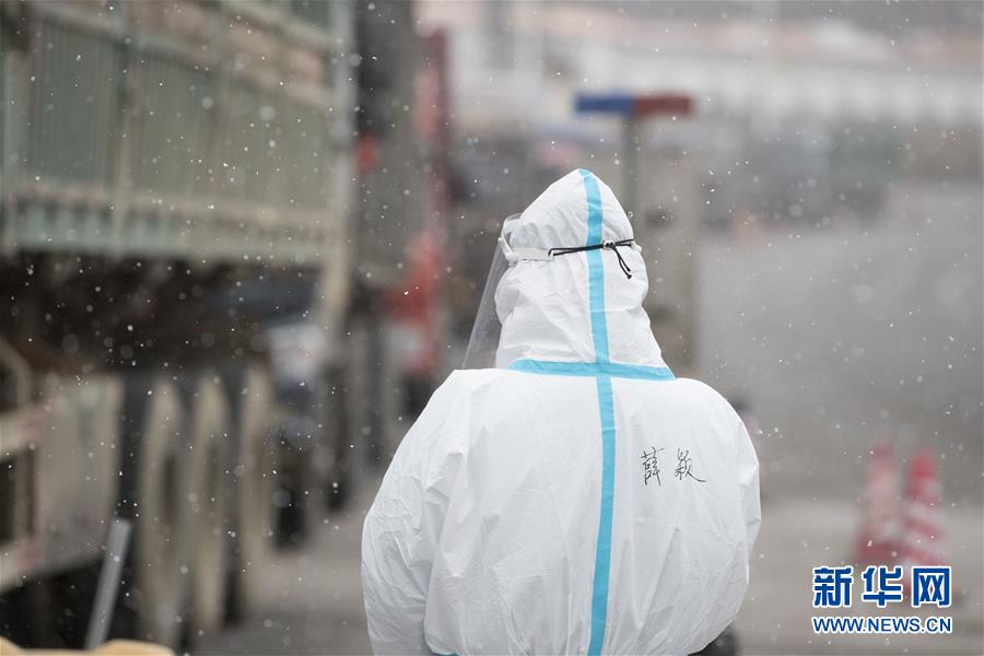 （新華全媒頭條&middot;圖文互動(dòng)）（7）戰(zhàn)斗在防疫最前沿&mdash;&mdash;來自&ldquo;五一&rdquo;國際勞動(dòng)節(jié)的致敬