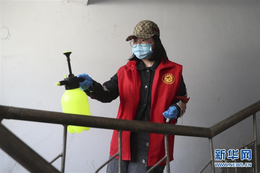 （新華全媒頭條&middot;圖文互動(dòng)）（11）戰(zhàn)斗在防疫最前沿&mdash;&mdash;來自&ldquo;五一&rdquo;國際勞動(dòng)節(jié)的致敬
