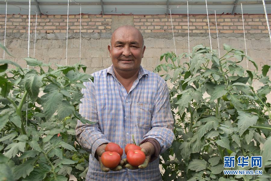 （決戰(zhàn)決勝脫貧攻堅&middot;圖文互動）（2）從高原牧區(qū)走入現(xiàn)代社區(qū)&mdash;&mdash;探訪帕米爾高原搬遷牧民的新生活