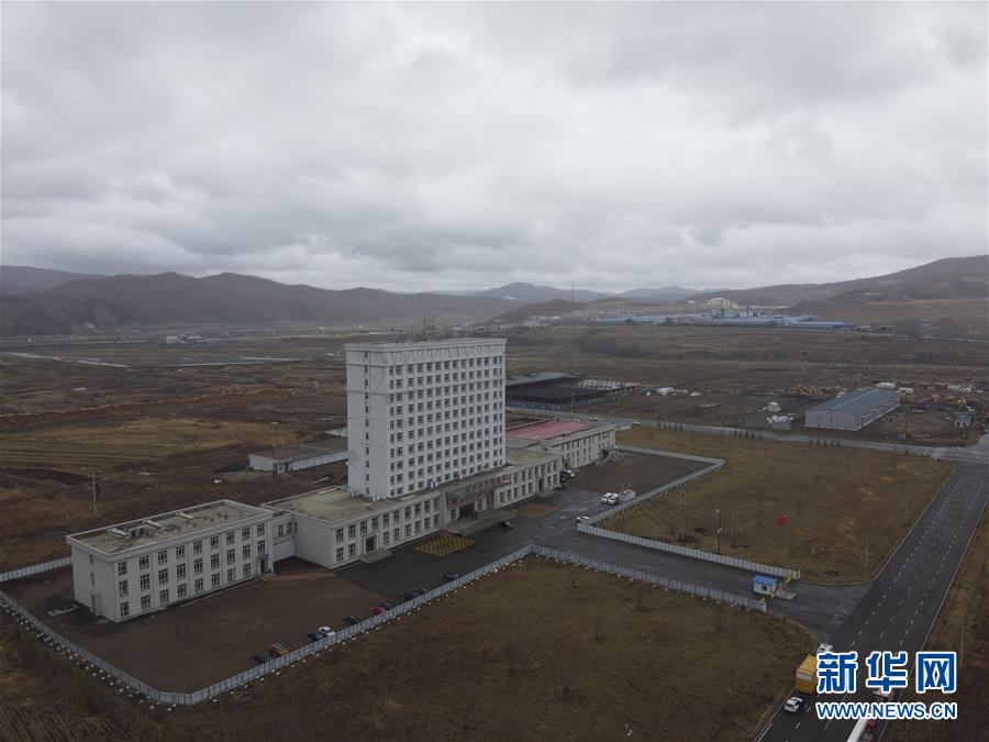 （在習(xí)近平新時(shí)代中國特色社會主義思想指引下&mdash;&mdash;新時(shí)代新作為新篇章&middot;習(xí)近平總書記關(guān)切事&middot;圖文互動）（1）祛疫未竟 征衣不解&mdash;&mdash;綏芬河小城的抗疫故事