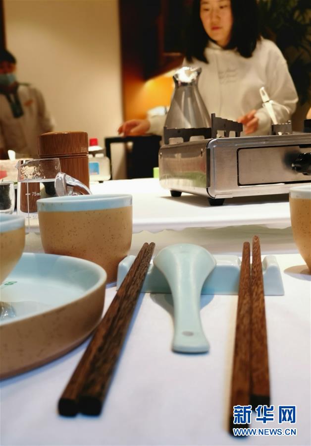 （圖文互動(dòng)）&ldquo;公筷公勺&rdquo;上桌難在哪？&mdash;&mdash;長(zhǎng)沙市部分餐飲場(chǎng)所見(jiàn)聞