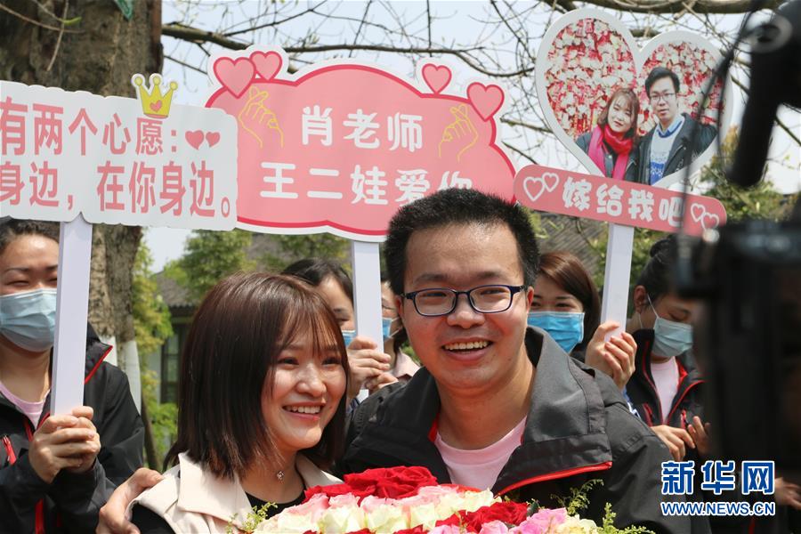 （新華全媒頭條&middot;圖文互動）（12）&ldquo;我看不見你的樣子，但我知道你是誰&rdquo;&mdash;&mdash;寫在國際護士節(jié)來臨之際