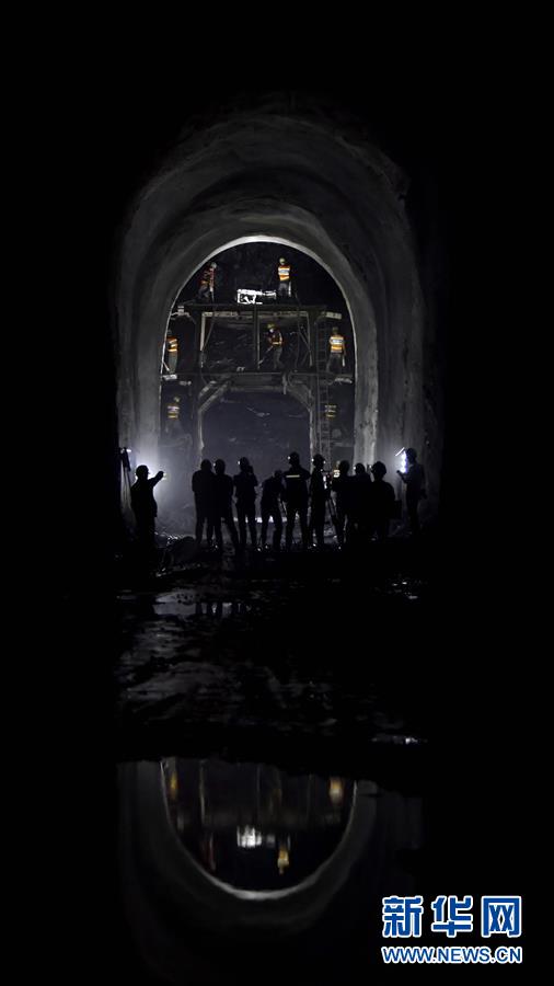 （在習(xí)近平新時(shí)代中國特色社會(huì)主義思想指引下&mdash;&mdash;新時(shí)代新作為新篇章&middot;習(xí)近平總書記關(guān)切事&middot;圖文互動(dòng)）（7）新機(jī)遇、新引擎&mdash;&mdash;重大工程重大項(xiàng)目建設(shè)新動(dòng)向觀察