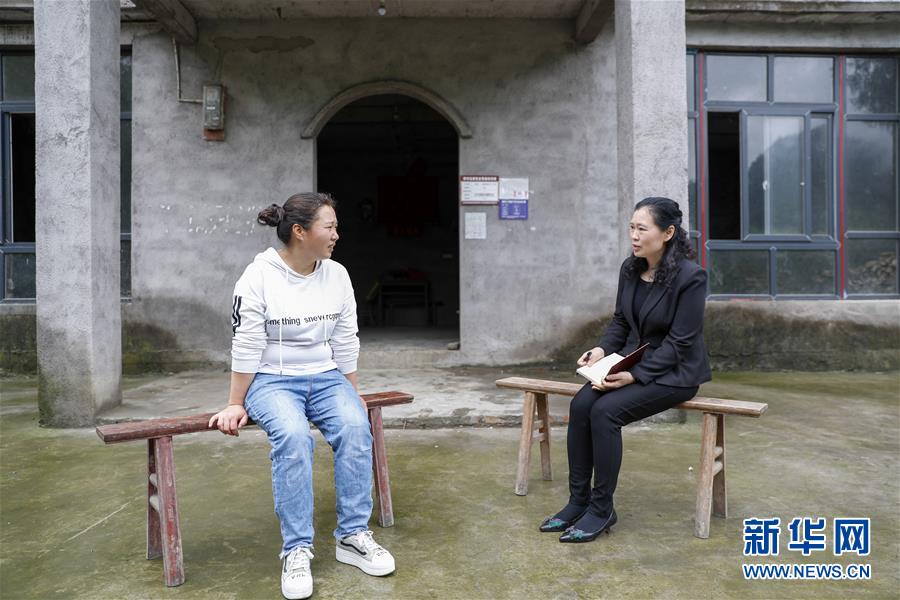 （兩會(huì)人物&middot;圖文互動(dòng)）（4）帶娃、賺錢兩不誤&mdash;&mdash;一位農(nóng)民工代表眼中的脫貧新工作