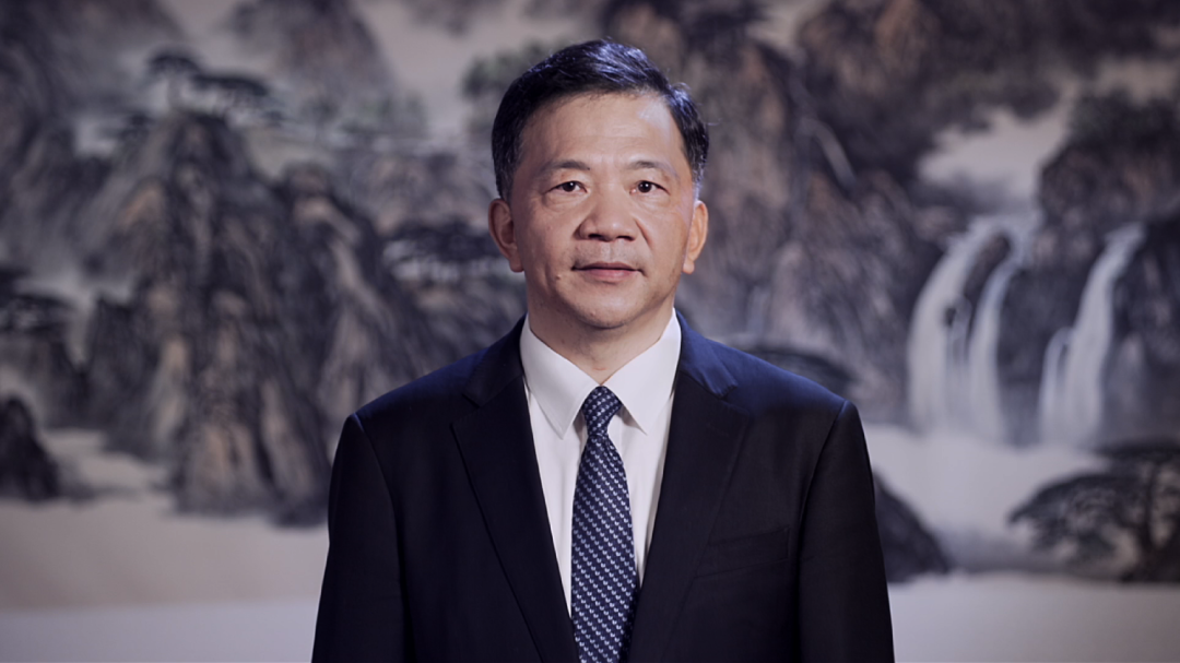 中宣部副部長  中央廣播電視總臺(tái)臺(tái)長、總編輯   慎海雄