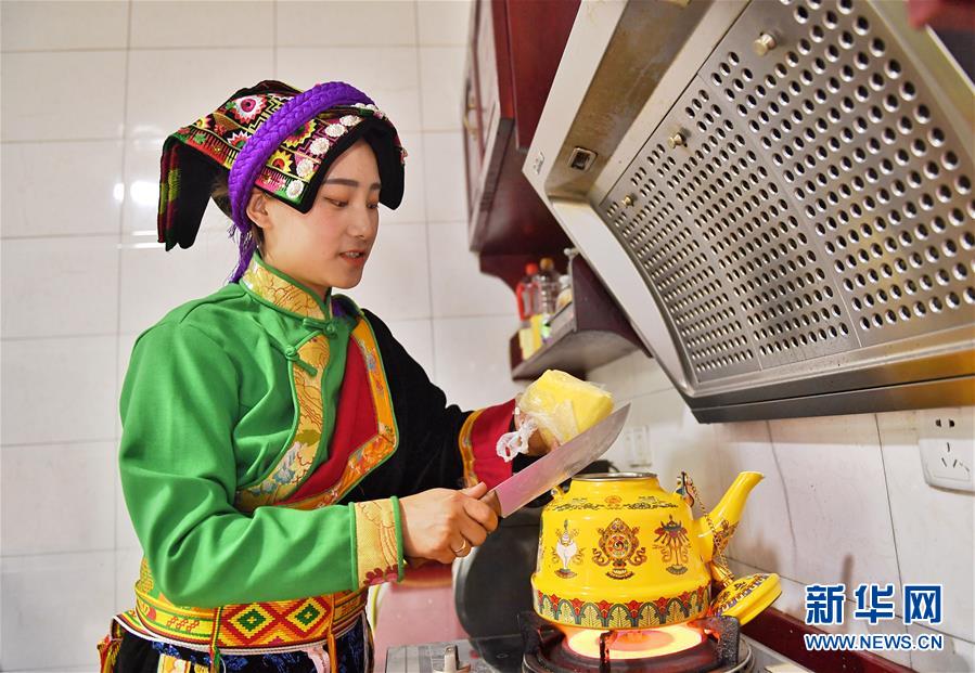 （圖文互動）（4）雪山草地展新貌&mdash;&mdash;四川阿壩州脫貧奔小康紀(jì)實