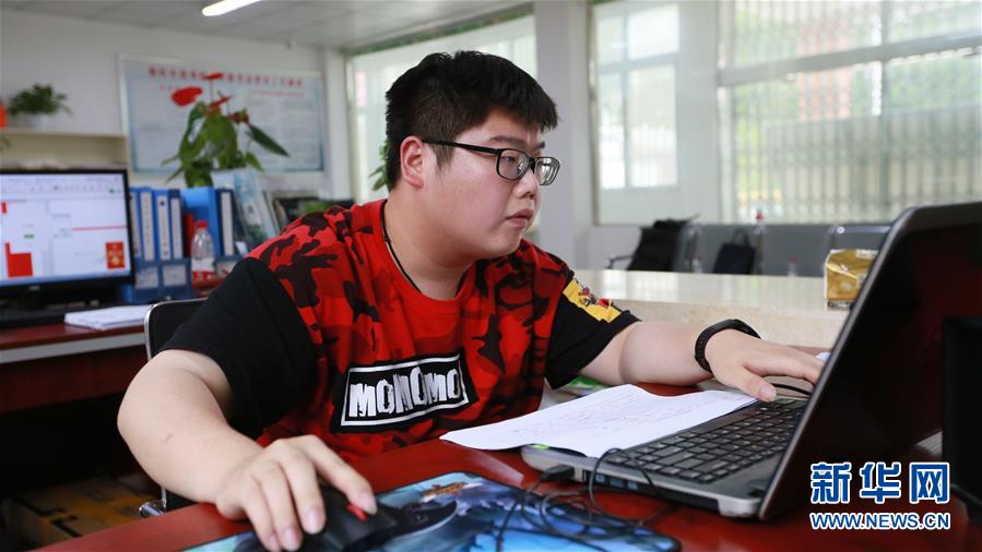  （新華全媒頭條&middot;圖文互動(dòng)）（3）青春，在希望的田野上&mdash;&mdash;大別山區(qū)尋訪&ldquo;城歸&rdquo;大學(xué)畢業(yè)生