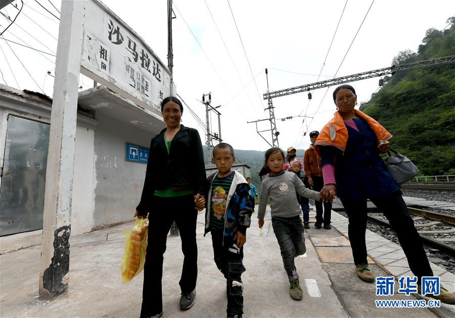 （新華全媒頭條&middot;圖文互動）（9）自強(qiáng)的力量&mdash;&mdash;成昆鐵路通車50年記