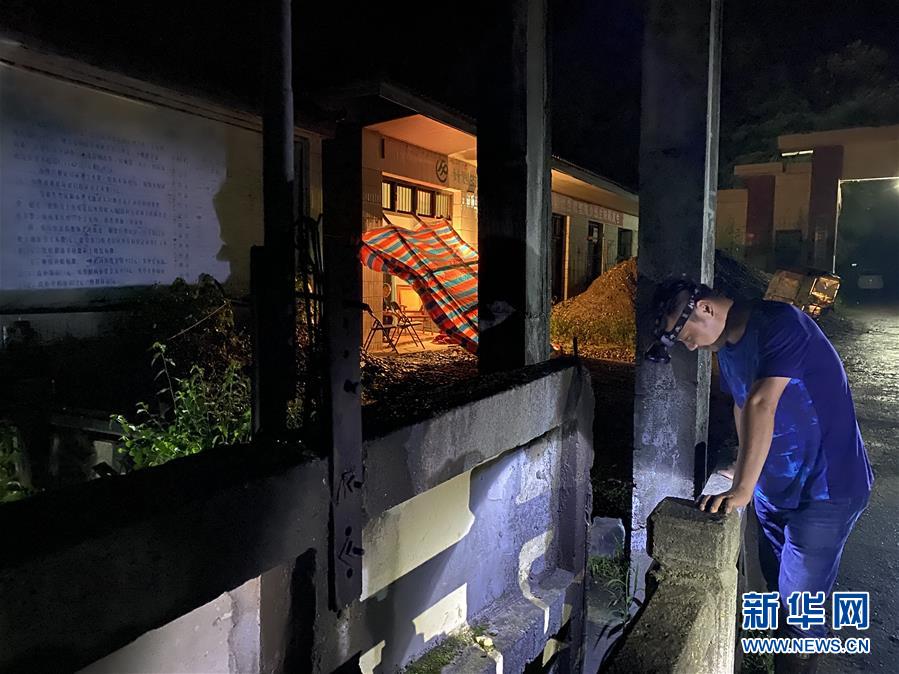 （防汛抗洪&middot;圖文互動）（2）目擊洞庭抗洪&ldquo;風(fēng)向標(biāo)&rdquo;挺過第一波攻擊