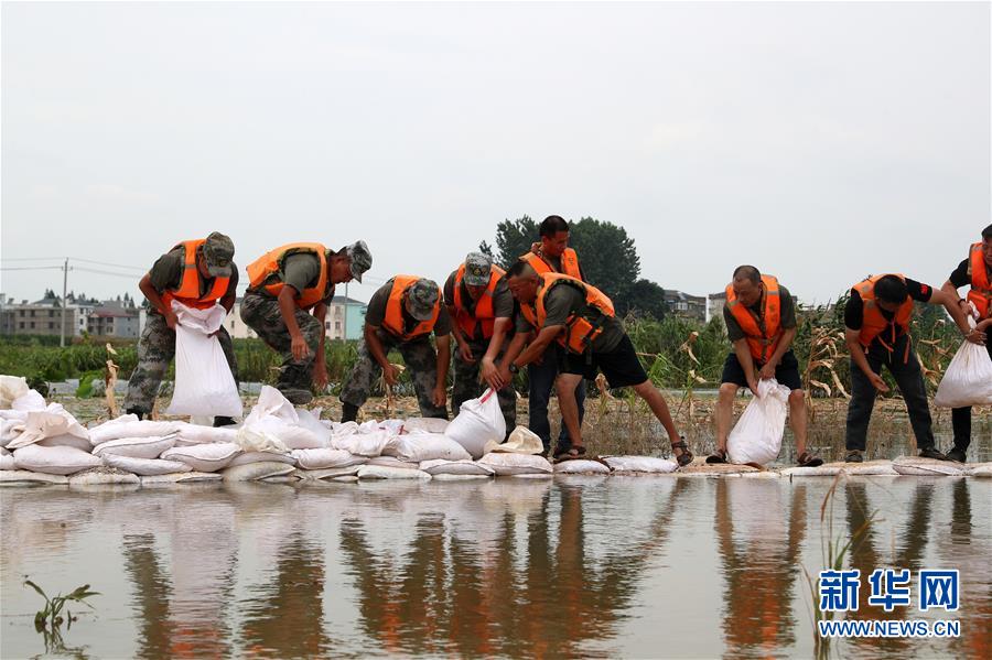 （圖文互動）（1）五十勇士戰(zhàn)江洲&mdash;&mdash;陸軍第71集團軍某旅工兵連黨員突擊隊九江搶險記事