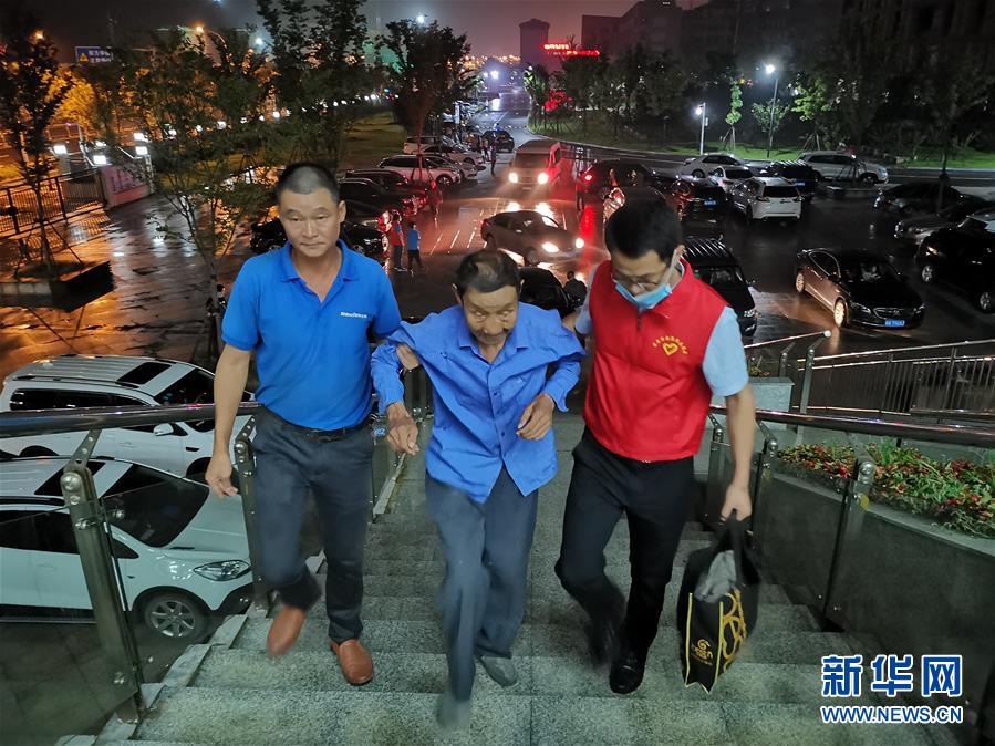 （防汛抗洪&middot;圖文互動(dòng)）（3）洪水來襲，銅鑼聲在千年古鎮(zhèn)的雨夜響起