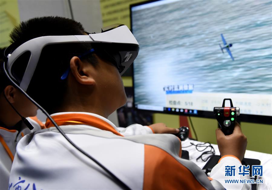 (新華全媒頭條·圖文互動(dòng))(15)“美麗的中國(guó)夢(mèng)屬于你們”——以習(xí)近平同志為核心的黨中央關(guān)心少年兒童工作紀(jì)實(shí)