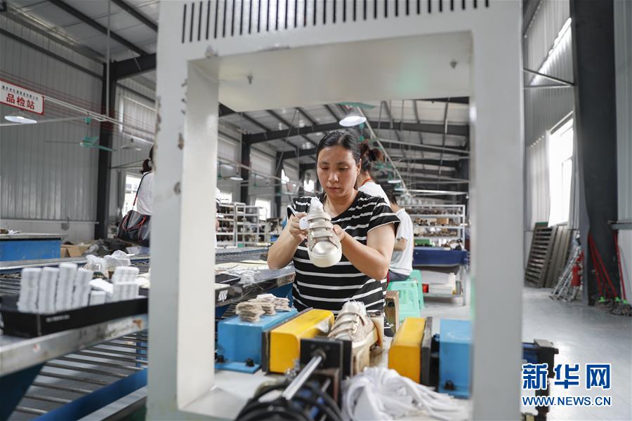 （落實&ldquo;六穩(wěn)&rdquo;&ldquo;六保&rdquo;一線見聞&middot;圖文互動）（2）&ldquo;不讓一名貧困勞動力失業(yè)！&rdquo;&mdash;&mdash;三峽庫區(qū)穩(wěn)就業(yè)見聞