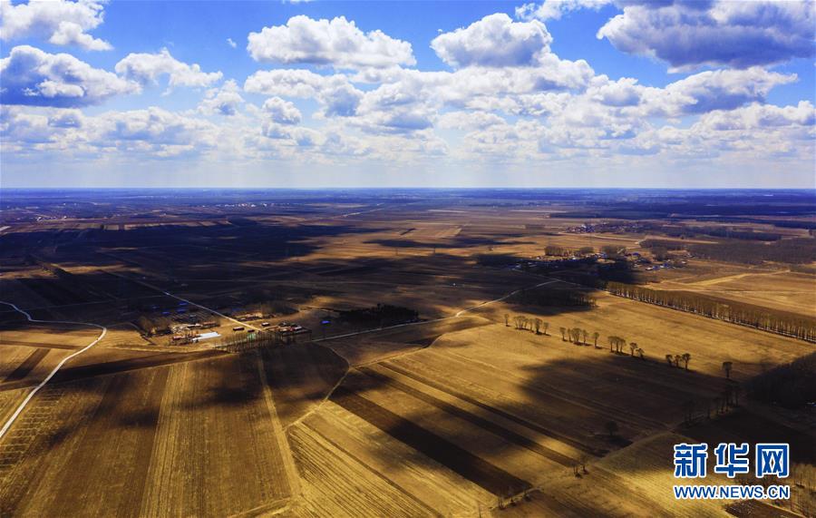 （在習(xí)近平新時(shí)代中國(guó)特色社會(huì)主義思想指引下&mdash;&mdash;新時(shí)代新作為新篇章&middot;習(xí)近平總書記關(guān)切事&middot;圖文互動(dòng)）（2）讓百姓吃得飽還要吃得好&mdash;&mdash;夯實(shí)糧食安全基礎(chǔ)端牢中國(guó)飯碗