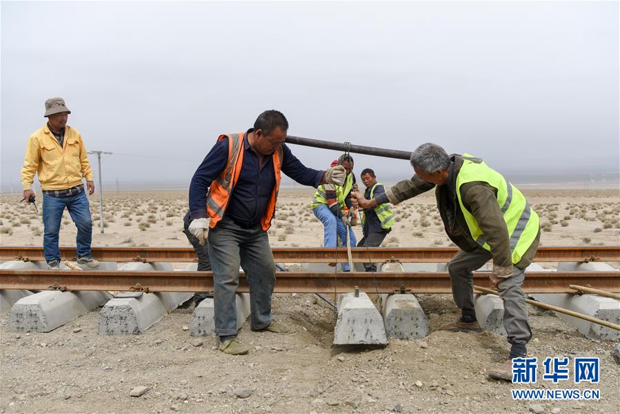 （圖文互動(dòng)）（6）筑完&ldquo;天路&rdquo;架&ldquo;云梯&rdquo;&mdash;&mdash;鐵路老兵再上高原