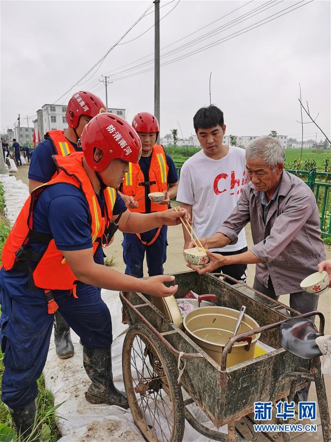 （新華全媒頭條&middot;圖文互動）（5）筑起共御水患的鋼鐵長堤&mdash;&mdash;戰(zhàn)洪一線的&ldquo;干群關系新答卷&rdquo;