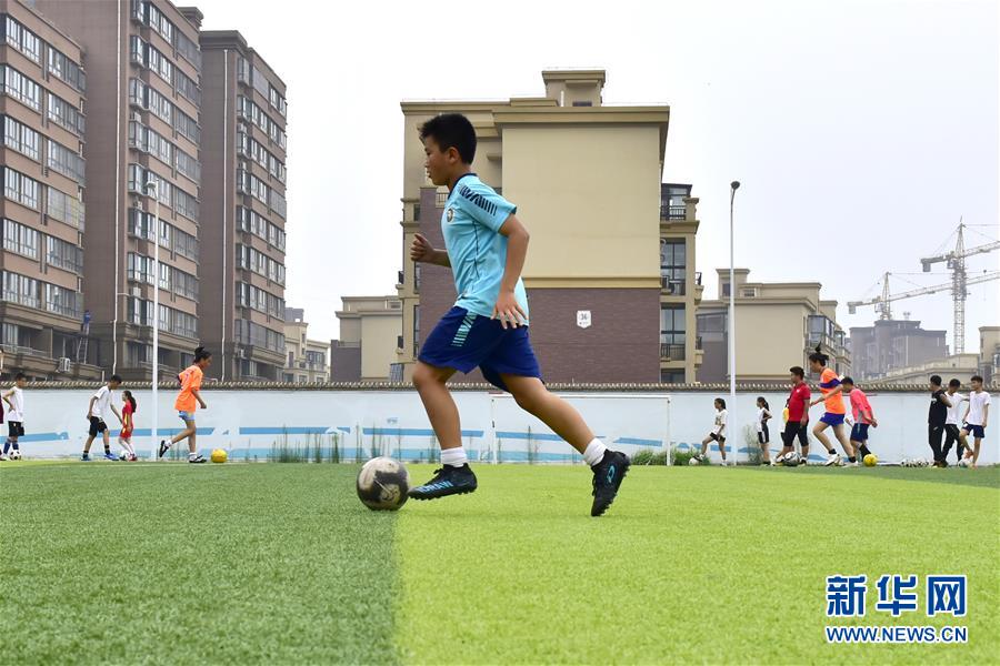 （特別的暑期生活&middot;圖文互動）（2）文體活動豐富河南農(nóng)村孩子暑期生活