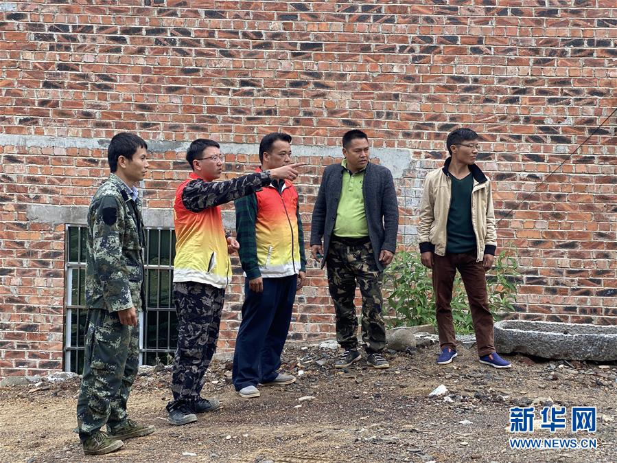 （在習(xí)近平新時(shí)代中國特色社會主義思想指引下&mdash;&mdash;新時(shí)代新作為新篇章&middot;習(xí)近平總書記關(guān)切事&middot;圖文互動）（5）青春做伴，西部放歌&mdash;&mdash;走近扎根西部建設(shè)邊疆的大學(xué)生們