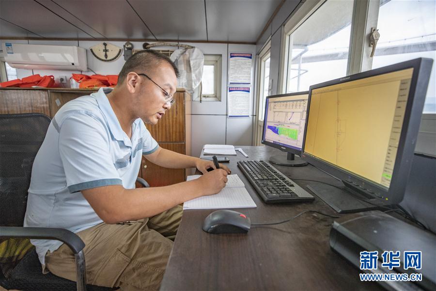 （防汛抗洪&middot;圖文互動(dòng)）（9）筑起防大汛的堅(jiān)強(qiáng)防線&mdash;&mdash;重慶防御長(zhǎng)江、嘉陵江過(guò)境洪峰現(xiàn)場(chǎng)記錄