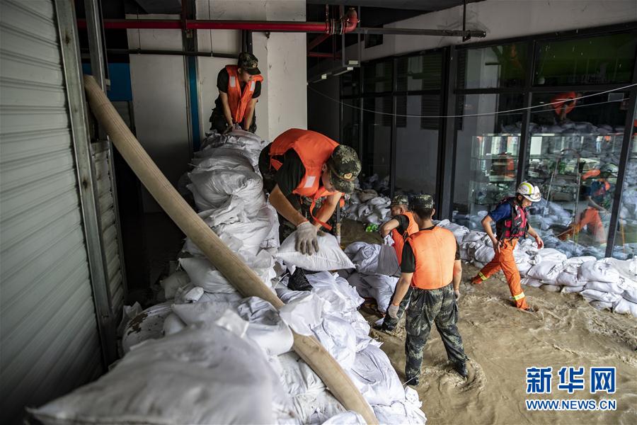 （防汛抗洪&middot;圖文互動(dòng)）（7）筑起防大汛的堅(jiān)強(qiáng)防線&mdash;&mdash;重慶防御長(zhǎng)江、嘉陵江過(guò)境洪峰現(xiàn)場(chǎng)記錄