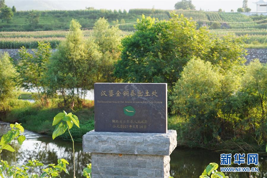 （走向我們的小康生活&middot;圖文互動）（5）綠了青山，紅了日子&mdash;&mdash;秦巴山區(qū)群眾繪出小康&ldquo;調(diào)色板&rdquo;