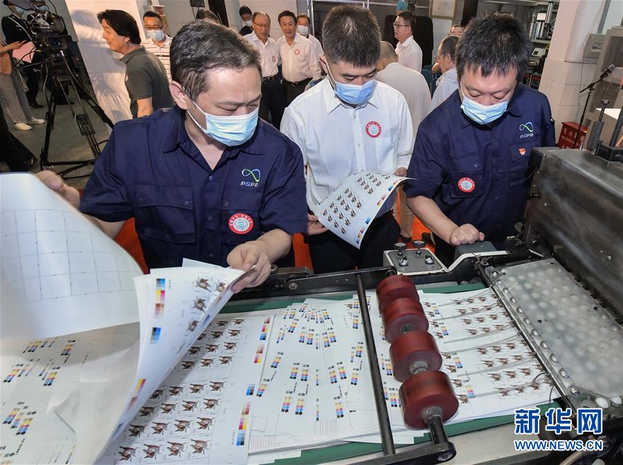 （民生直通車&middot;圖文互動(dòng)）（1）揭秘生肖牛年郵票&mdash;&mdash;《辛丑年》特種郵票開機(jī)印刷