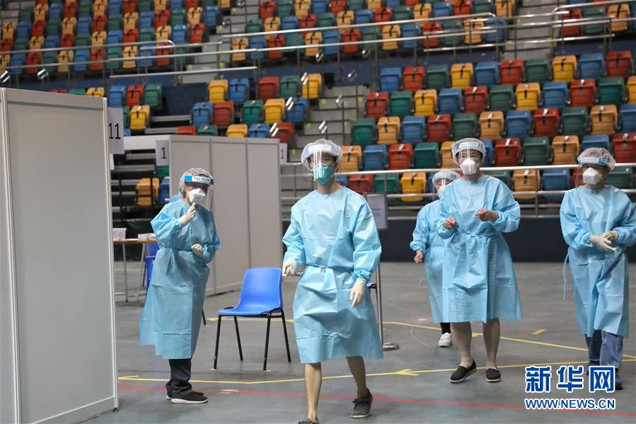 （圖文互動）（2）&ldquo;身為醫(yī)護(hù)人員一分子，應(yīng)該出來幫忙&rdquo;&mdash;&mdash;參與新冠病毒社區(qū)檢測的香港醫(yī)護(hù)人員速寫