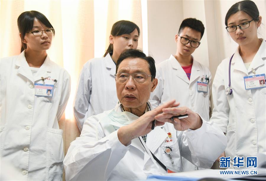 （圖文互動）（5）敢醫(yī)敢言，生命至上&mdash;&mdash;記&ldquo;共和國勛章&rdquo;獲得者鐘南山