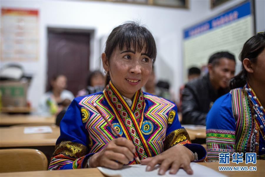 （新華全媒頭條&middot;決戰(zhàn)決勝脫貧攻堅(jiān)&middot;督戰(zhàn)未摘帽貧困縣&middot;圖文互動(dòng)）（8）脫貧的歌聲&mdash;&mdash;云南直過民族和人口較少民族共入新時(shí)代