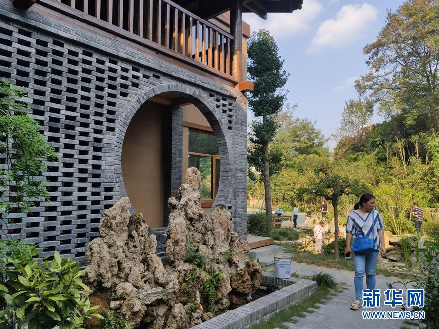 （走向我們的小康生活&middot;圖文互動(dòng)）（1）游客來了，小康近了&mdash;&mdash;生態(tài)旅游引領(lǐng)湖北山區(qū)蝶變二三事