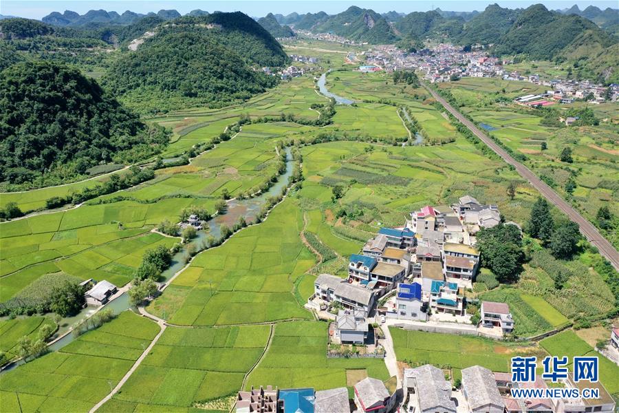 （新華全媒頭條&middot;走向我們的小康生活&middot;決戰(zhàn)決勝脫貧攻堅&middot;圖文互動）（1）千年之渴今朝解&mdash;&mdash;貴州貧困群眾實現(xiàn)&ldquo;吃水不愁&rdquo;