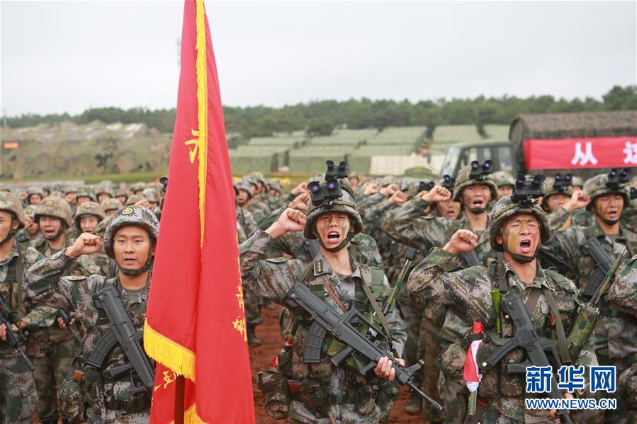 （在習(xí)近平強(qiáng)軍思想指引下&middot;我們?cè)趹?zhàn)位報(bào)告&middot;圖文互動(dòng)）（1）千里移防，鐵心跟黨走&mdash;&mdash;南部戰(zhàn)區(qū)陸軍第75集團(tuán)軍某紅軍旅政治建軍、練兵備戰(zhàn)記事