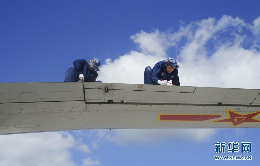 （在習(xí)近平強(qiáng)軍思想指引下&middot;我們?cè)趹?zhàn)位報(bào)告&middot;圖文互動(dòng)）（1）偵天探海 狩獵?？?mdash;&mdash;南部戰(zhàn)區(qū)海軍航空兵某師加速轉(zhuǎn)型提升新質(zhì)戰(zhàn)斗力記事