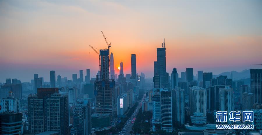 （在習近平新時代中國特色社會主義思想指引下&mdash;&mdash;新時代新作為新篇章&middot;習近平總書記關切事&middot;圖文互動）（11）我家大門常打開&mdash;&mdash;經濟特區(qū)全方位對外開放故事