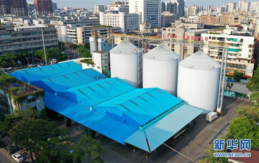 （在習近平新時代中國特色社會主義思想指引下&mdash;&mdash;新時代新作為新篇章&middot;習近平總書記關切事&middot;圖文互動）（14）我家大門常打開&mdash;&mdash;經濟特區(qū)全方位對外開放故事