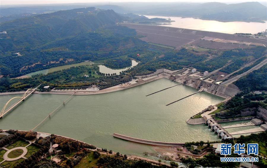 （新華全媒頭條&middot;圖文互動）（1）從&ldquo;四亂&rdquo;突出到生態(tài)修復(fù) 黃河漸成中原&ldquo;綠飄帶&rdquo;