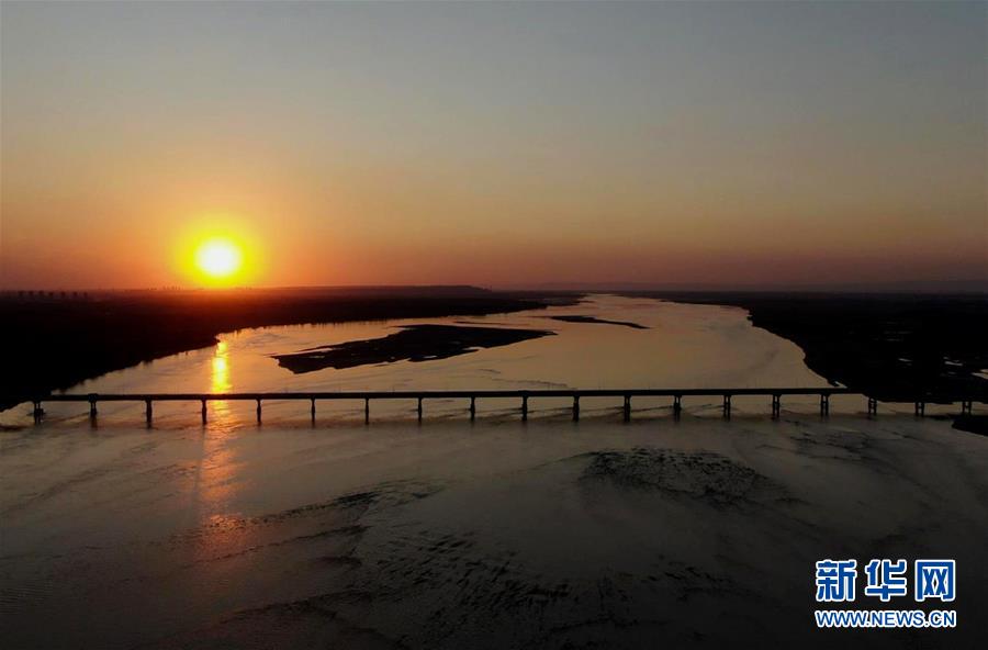 （新華全媒頭條&middot;圖文互動）（15）從&ldquo;四亂&rdquo;突出到生態(tài)修復(fù) 黃河漸成中原&ldquo;綠飄帶&rdquo;