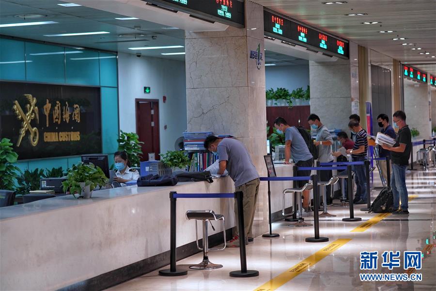 (新華全媒頭條·圖文互動(dòng))(10)海納百川共揚(yáng)帆——黨的十九大以來(lái)以習(xí)近平同志為核心的黨中央引領(lǐng)中國(guó)高水平對(duì)外開(kāi)放紀(jì)實(shí)