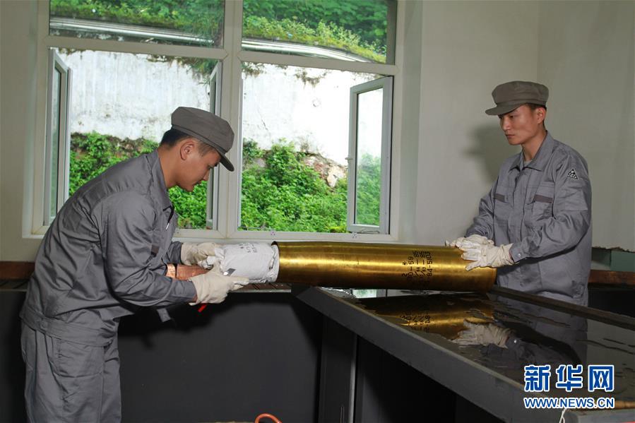 （在習(xí)近平強(qiáng)軍思想指引下&middot;我們在戰(zhàn)位報(bào)告&middot;圖文互動(dòng)）（2）牢記統(tǒng)帥囑托  做刀尖上的舞者&mdash;&mdash;記聯(lián)勤保障部隊(duì)某報(bào)廢武器彈藥銷毀站參謀長陳雪禮