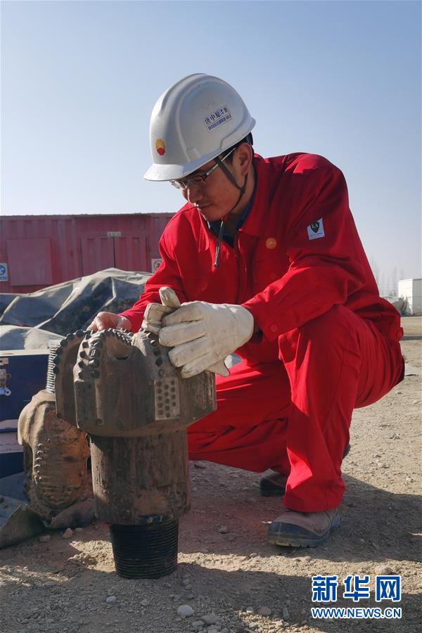 （青春的夢想 青春的奮斗&middot;圖文互動）（3）年輕，就要無悔擔(dān)當(dāng)&mdash;&mdash;青春在奉獻中閃光