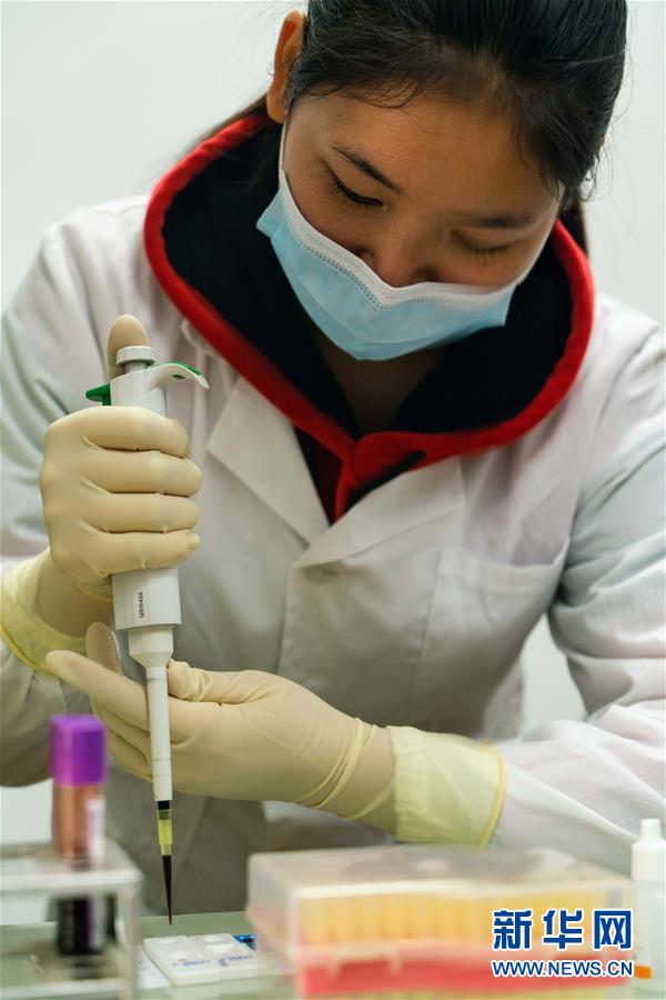 （新華全媒頭條&middot;圖文互動(dòng)）（6）不放棄每一位病患&mdash;&mdash;抗艾一線工作者群像掃描