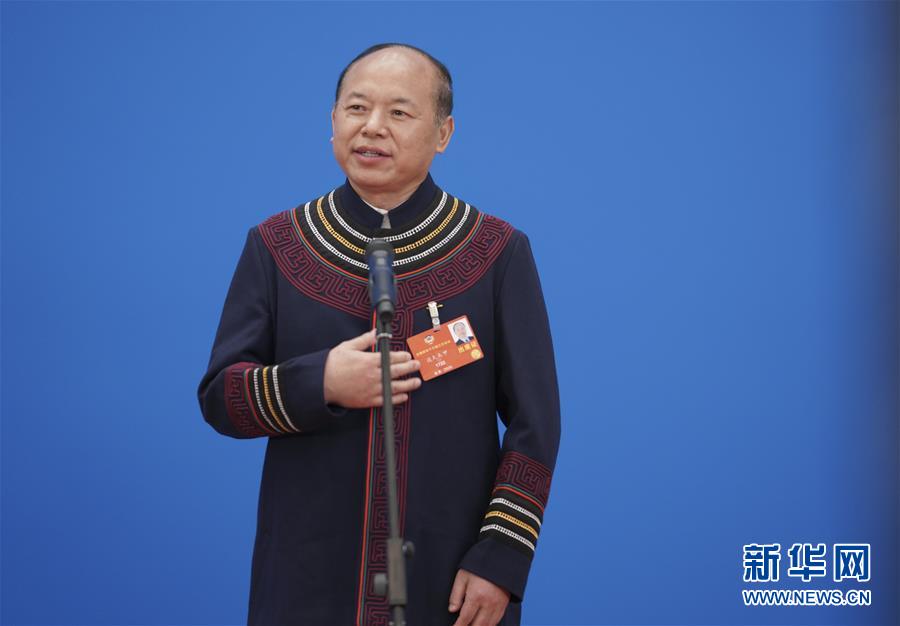 （兩會(huì)&middot;政協(xié)開幕&middot;XHDW）（8）接受采訪