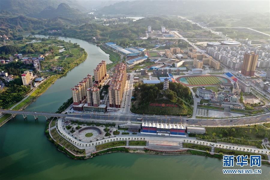 （新華全媒頭條&middot;兩會特別報道&middot;圖文互動）（2）齊心協(xié)力 砥礪奮進&mdash;&mdash;2020年全國兩會凝聚起決戰(zhàn)決勝的強大力量