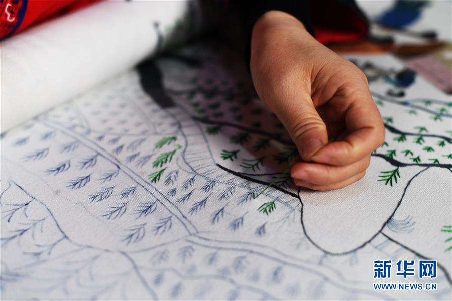 （兩會人物&middot;圖文互動）（2）帶娃、賺錢兩不誤&mdash;&mdash;一位農(nóng)民工代表眼中的脫貧新工作