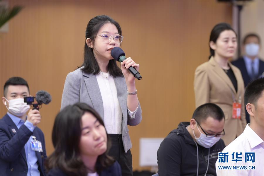 （兩會(huì)&middot;XHDW）（10）接受采訪